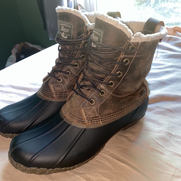 G.H. Bass & Co fleeced line leather snow boot. - Picture 7 of 14